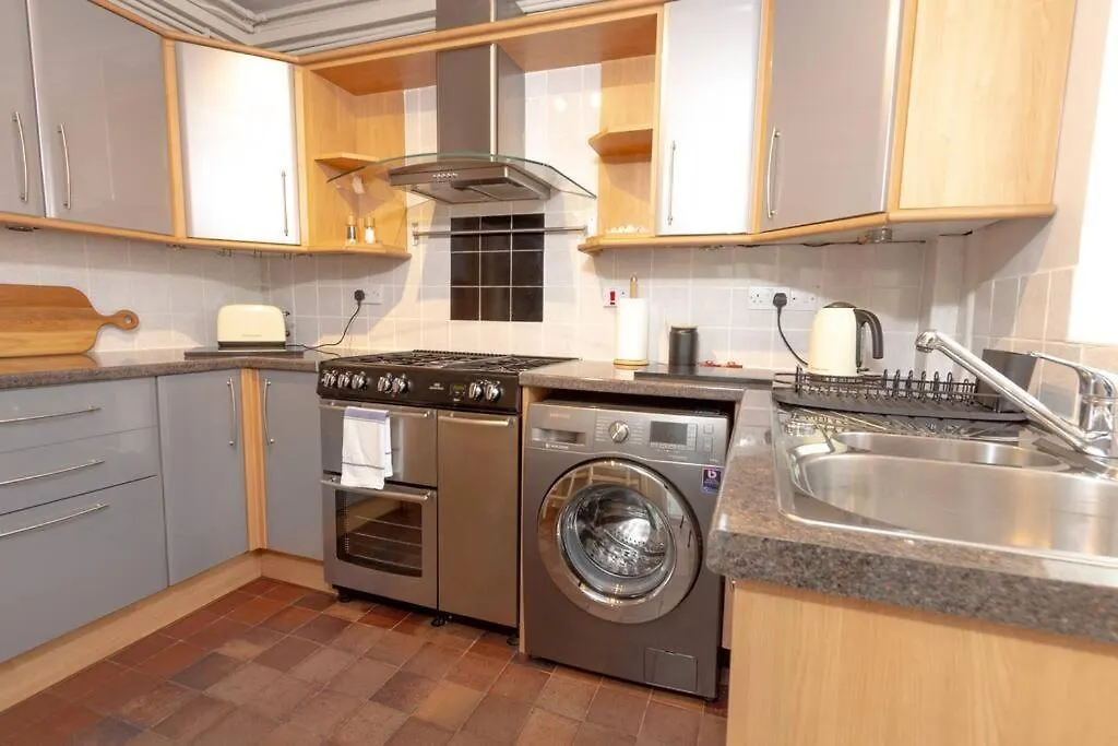 Idyllic 1 Bed Apt In Beautiful Village Of Chester Hough Green Apartment