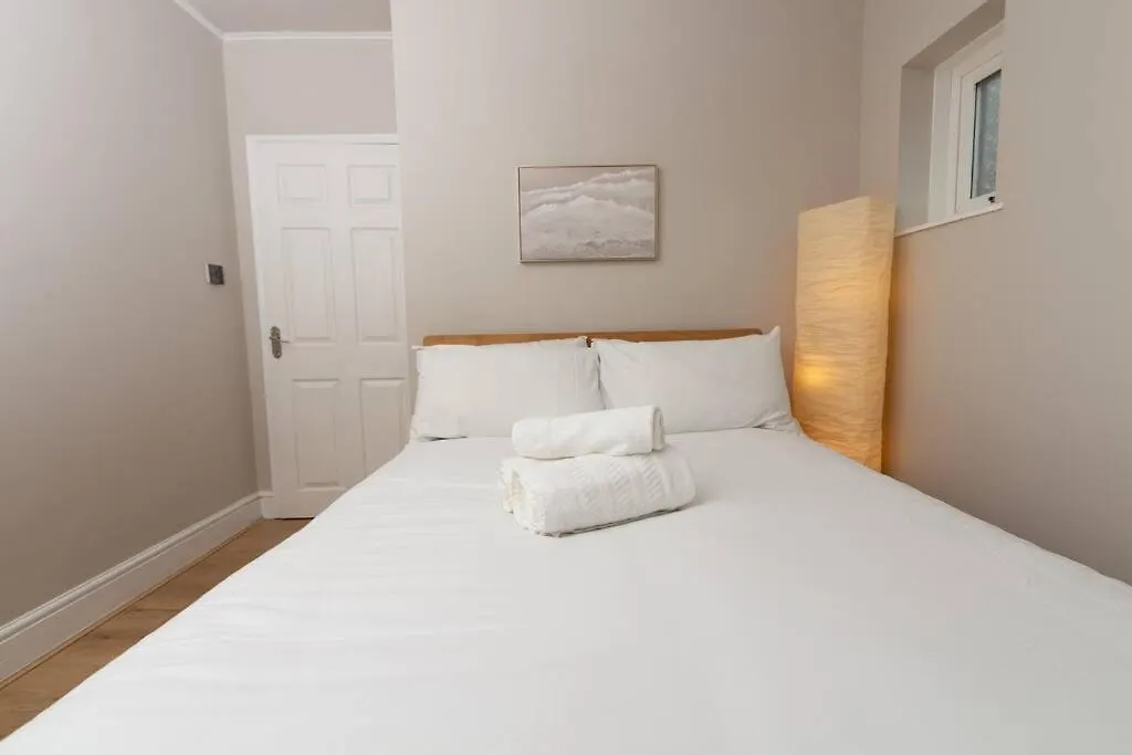 Apartment Idyllic 1 Bed Apt In Beautiful Village Of Chester Hough Green