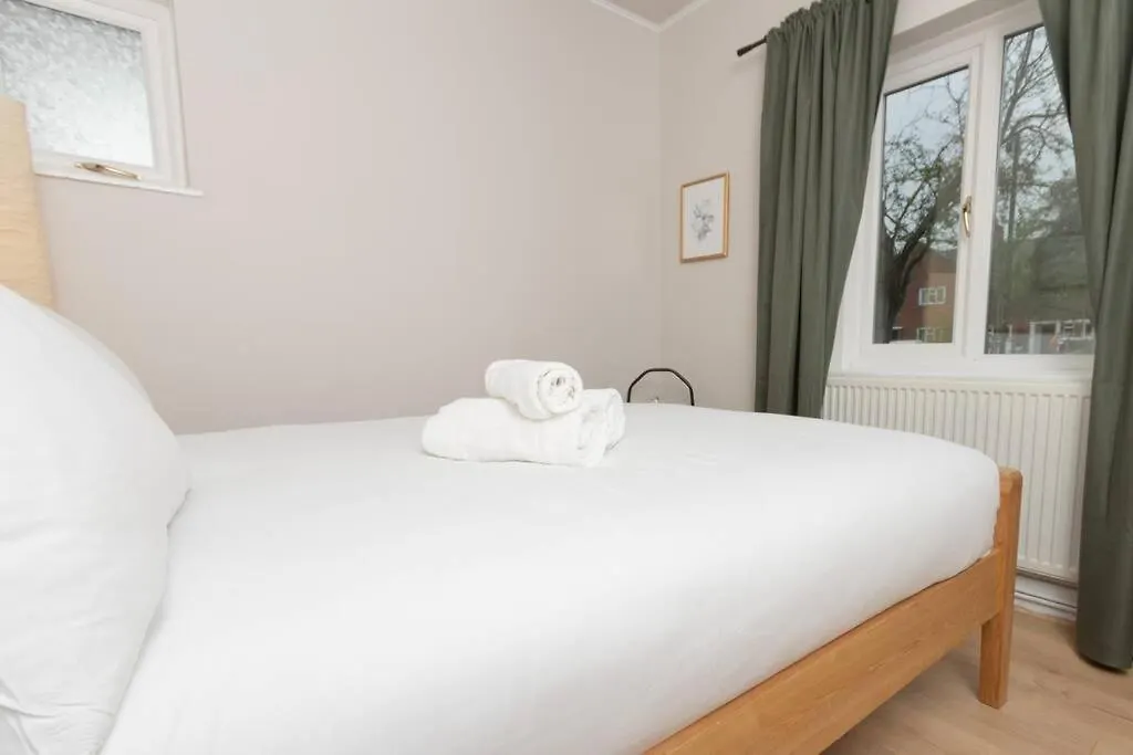 Idyllic 1 Bed Apt In Beautiful Village Of Chester Hough Green United Kingdom