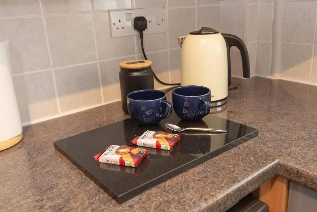 Idyllic 1 Bed Apt In Beautiful Village Of Chester Hough Green 0*,