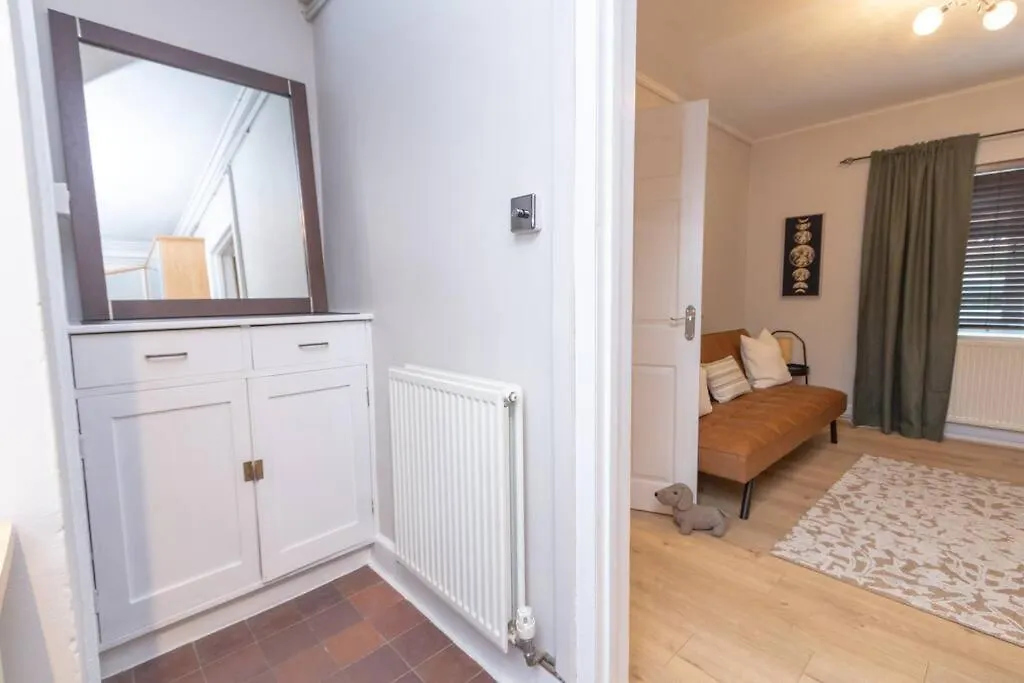 Idyllic 1 Bed Apt In Beautiful Village Of Chester Hough Green