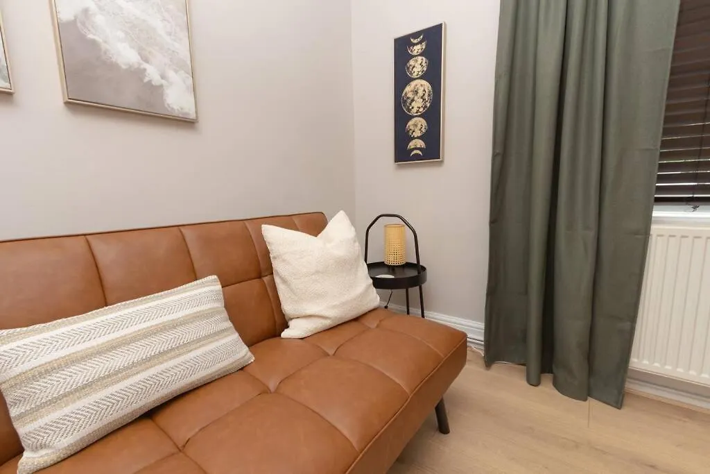 Apartment Idyllic 1 Bed Apt In Beautiful Village Of Chester Hough Green
